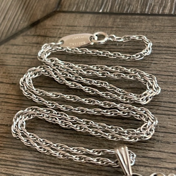 Vintage Whiting & Davis Frosted Floral Cameo, Silver-tone Chain - Picture 15 of 16